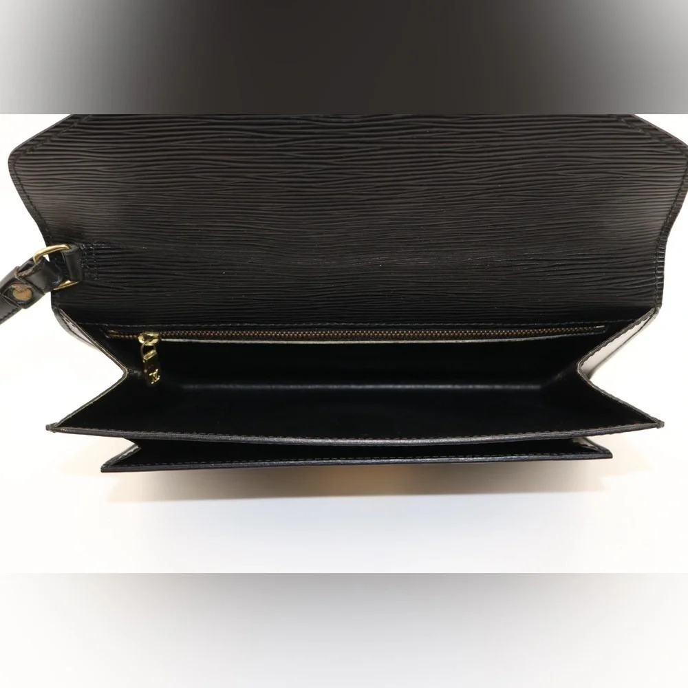 Louis Vuitton Epi Sellier Dragonna Clutch - Picture 4 of 7